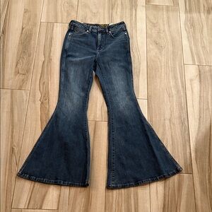Women's New wrangler  Lainey Wilson High Rise Flared Blue Jeans sz 27 x 32